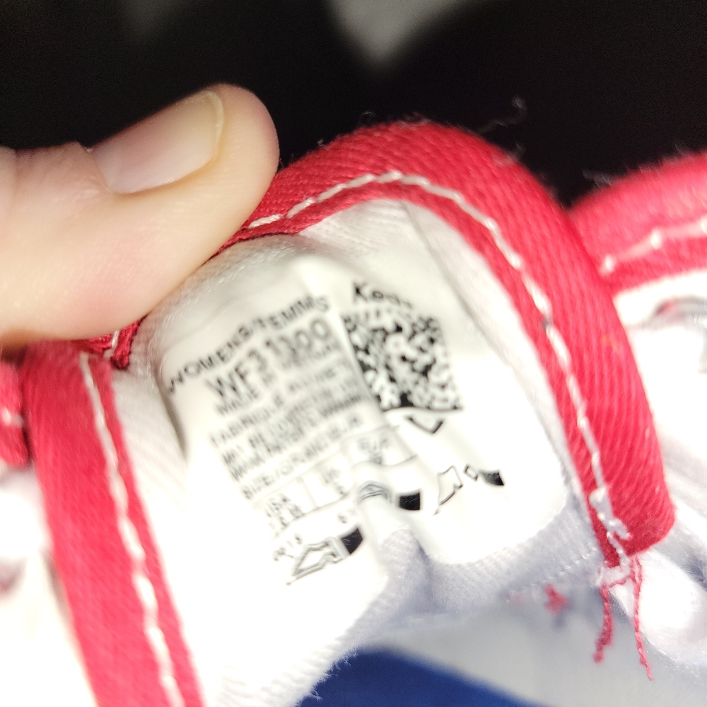 Red Keds - Picture 4 of 5